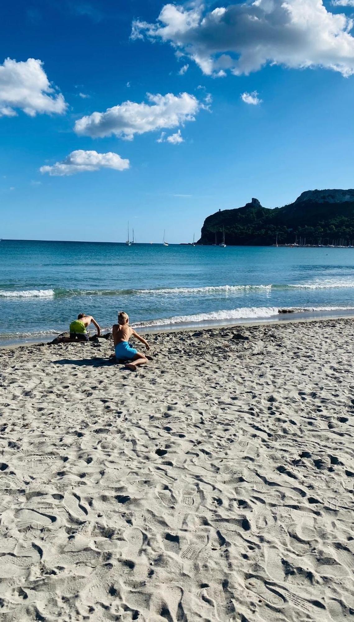 Poetto Beach Apartment Quartu SantʼElena Esterno foto
